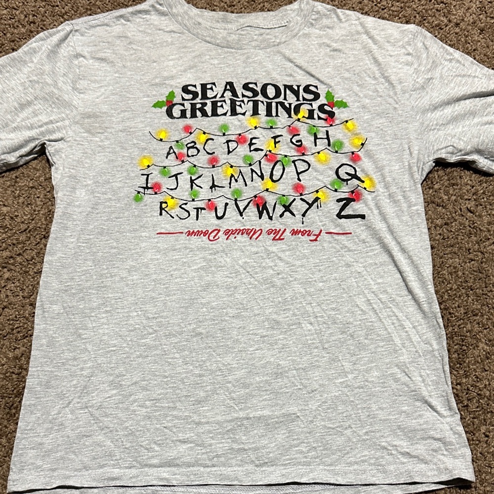 Netflix Stranger Things Gray Graphic T-Shirt with Holiday Design Size Small